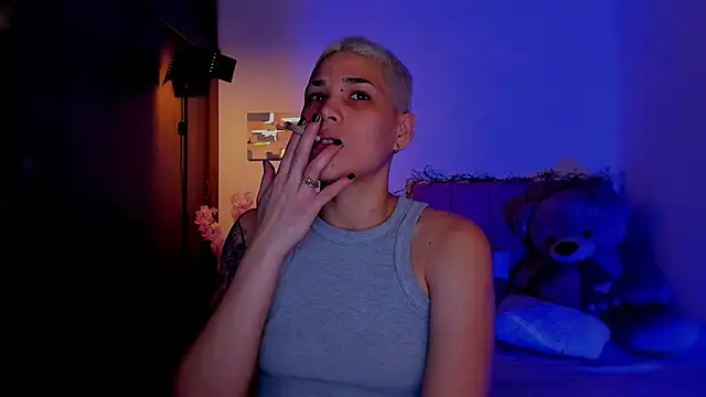 Snapshot of Charlee_pink chatting on March 3, 2026, 3:01 am Charlee pink online show from March 3, 2026, 3:01 am