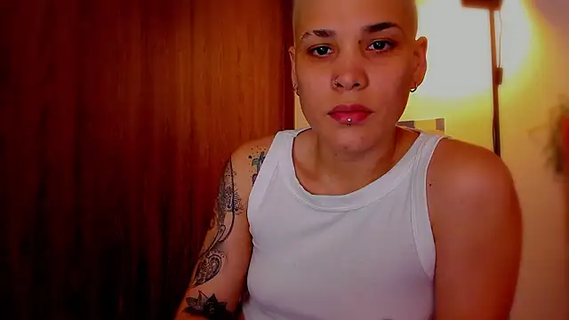 Snapshot of Charlee_pink chatting on March 11, 2026, 3:01 am Charlee pink online show from March 11, 2026, 3:01 am