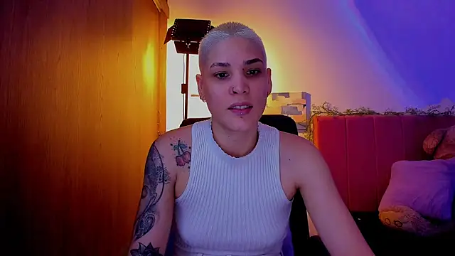 Snapshot of Charlee_pink chatting on April 15, 2026, 6:26 pm Charlee pink online show from April 15, 2026, 6:26 pm