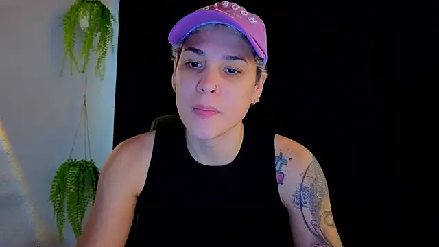 Snapshot of Charlee_pink chatting on July 13, 2026, 7:16 pm Charlee pink online show from July 13, 2026, 7:16 pm