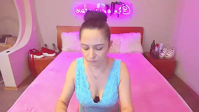 Snapshot of AngellLika chatting on May 30, 2026, 10:01 am AngellLika online show from May 30, 2026, 10:01 am