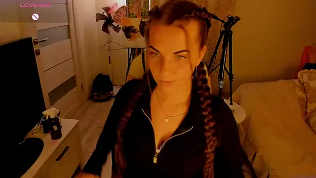 masha19981 online show from October 9, 2025, 6:39 pm