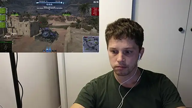 Snapshot of BigL0ve chatting on September 19, 2025, 3:02 pm BigL0ve online show from September 19, 2025, 3:02 pm