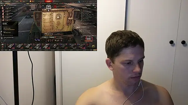 Snapshot of BigL0ve chatting on October 31, 2025, 1:23 pm BigL0ve online show from October 31, 2025, 1:23 pm