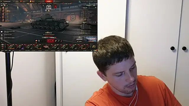 Snapshot of BigL0ve chatting on November 7, 2025, 2:06 pm BigL0ve online show from November 7, 2025, 2:06 pm