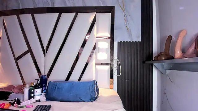 lola hornei online show from February 7, 2026, 11:47 am