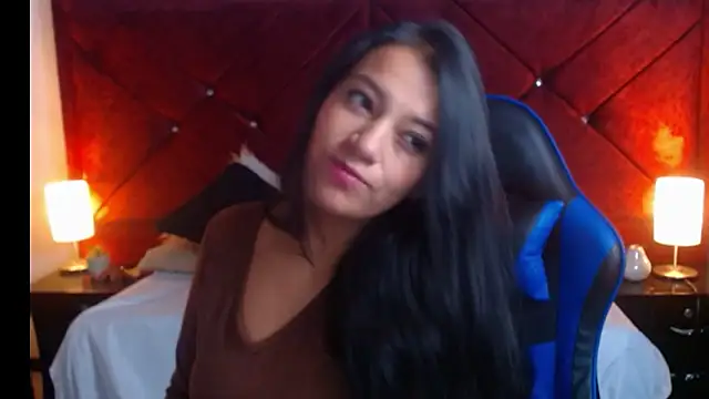 Julietacollins06 online show from March 31, 2026, 2:17 pm