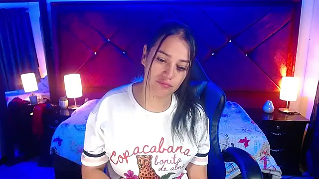 Snapshot of Julietacollins06 chatting on May 6, 2026, 2:22 pm Julietacollins06 online show from May 6, 2026, 2:22 pm