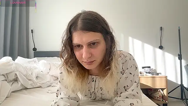 Alice Pinkhead online show from October 10, 2025, 9:41 am