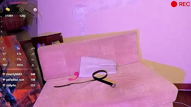 Snapshot of Nicholasrodrii chatting on December 16, 2024, 4:45 am Nicholasrodrii online show from December 16, 2024, 4:45 am