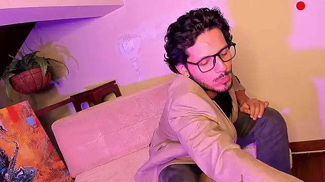 Snapshot of Nicholasrodrii chatting on December 29, 2024, 10:36 pm Nicholasrodrii online show from December 29, 2024, 10:36 pm