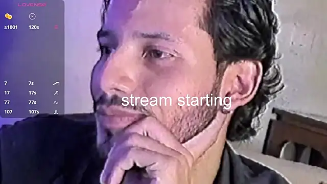 Snapshot of Nicholasrodrii chatting on January 8, 2025, 10:37 pm Nicholasrodrii online show from January 8, 2025, 10:37 pm