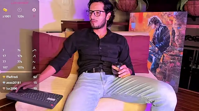 Snapshot of Nicholasrodrii chatting on January 11, 2025, 12:44 am Nicholasrodrii online show from January 11, 2025, 12:44 am