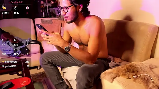 Snapshot of Nicholasrodrii chatting on January 22, 2025, 4:13 am Nicholasrodrii online show from January 22, 2025, 4:13 am