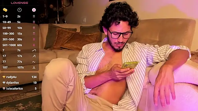 Snapshot of Nicholasrodrii chatting on January 30, 2025, 12:50 am Nicholasrodrii online show from January 30, 2025, 12:50 am