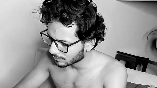 Snapshot of Nicholasrodrii chatting on February 22, 2025, 2:39 am Nicholasrodrii online show from February 22, 2025, 2:39 am