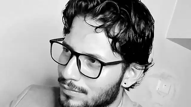 Snapshot of Nicholasrodrii chatting on March 1, 2025, 10:10 pm Nicholasrodrii online show from March 1, 2025, 10:10 pm