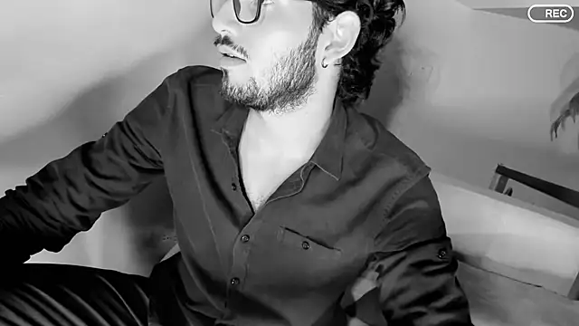 Snapshot of Nicholasrodrii chatting on March 17, 2025, 1:14 am Nicholasrodrii online show from March 17, 2025, 1:14 am