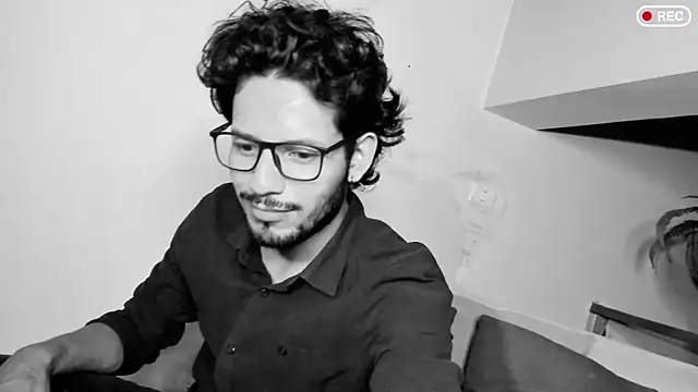 Snapshot of Nicholasrodrii chatting on March 17, 2025, 11:00 pm Nicholasrodrii online show from March 17, 2025, 11:00 pm