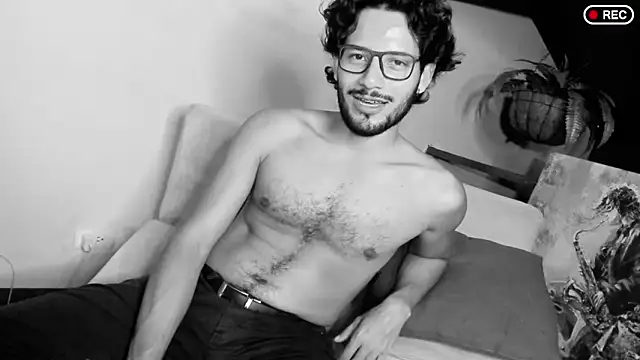 Snapshot of Nicholasrodrii chatting on March 18, 2025, 2:04 am Nicholasrodrii online show from March 18, 2025, 2:04 am