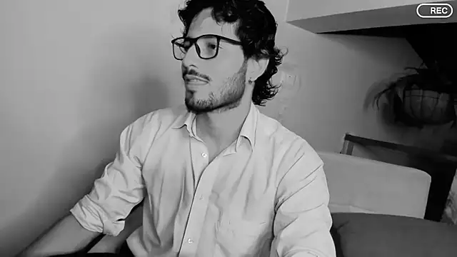 Snapshot of Nicholasrodrii chatting on March 20, 2025, 10:51 pm Nicholasrodrii online show from March 20, 2025, 10:51 pm