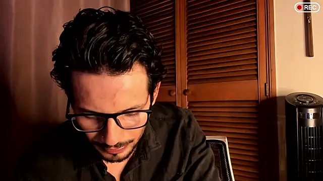 Snapshot of Nicholasrodrii chatting on September 8, 2025, 11:37 pm Nicholasrodrii online show from September 8, 2025, 11:37 pm