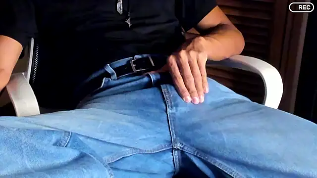 Snapshot of Nicholasrodrii chatting on September 11, 2025, 12:33 am Nicholasrodrii online show from September 11, 2025, 12:33 am