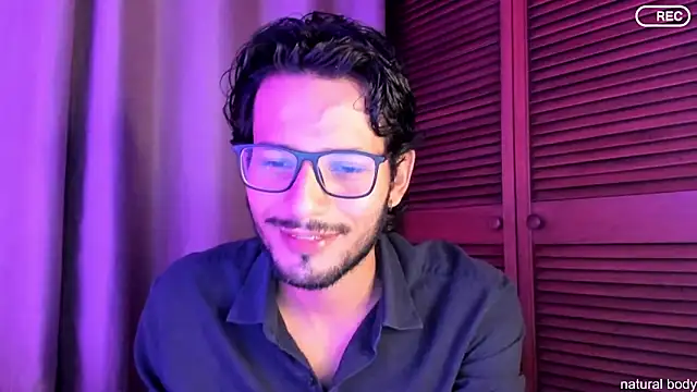 Snapshot of Nicholasrodrii chatting on October 7, 2025, 10:51 pm Nicholasrodrii online show from October 7, 2025, 10:51 pm