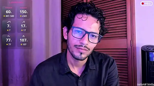 Snapshot of Nicholasrodrii chatting on October 9, 2025, 11:14 pm Nicholasrodrii online show from October 9, 2025, 11:14 pm