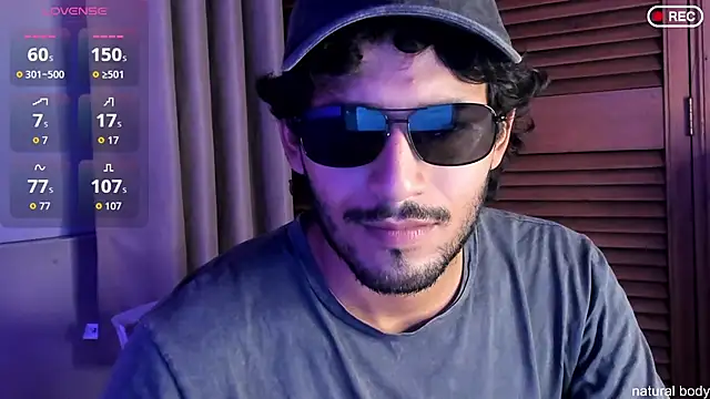 Snapshot of Nicholasrodrii chatting on October 23, 2025, 10:52 pm Nicholasrodrii online show from October 23, 2025, 10:52 pm