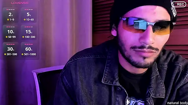 Snapshot of Nicholasrodrii chatting on October 25, 2025, 11:21 pm Nicholasrodrii online show from October 25, 2025, 11:21 pm