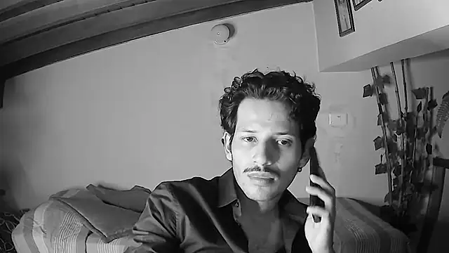 Nicholasrodrii online show from June 18, 2026, 11:20 pm