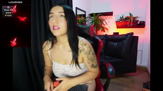 amy fox2 online show from November 18, 2025, 2:54 pm