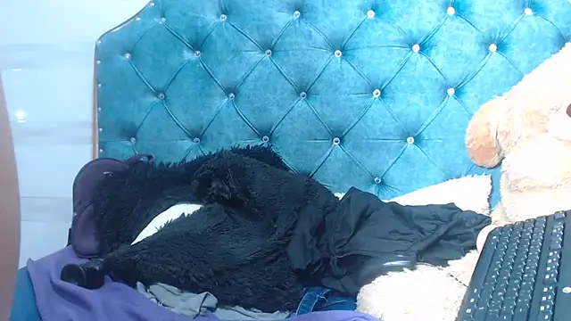 Snapshot of lily_jamesx chatting on February 28, 2025, 1:47 am lily jamesx online show from February 28, 2025, 1:47 am