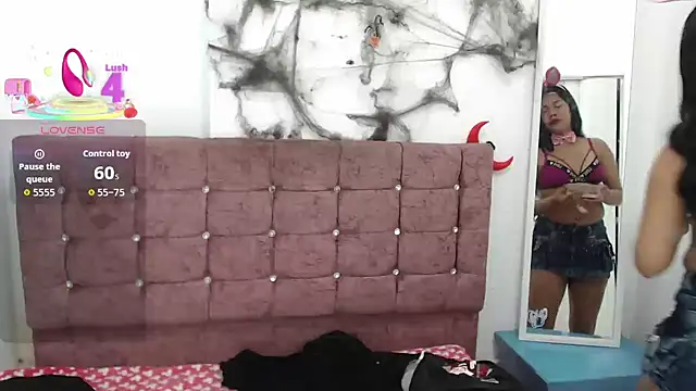 Snapshot of lily_jamesx chatting on October 26, 2025, 1:28 pm lily jamesx online show from October 26, 2025, 1:28 pm