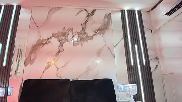 Snapshot of EvaHalsey chatting on September 17, 2025, 7:48 pm EvaHalsey online show from September 17, 2025, 7:48 pm