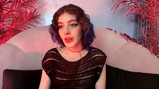 Snapshot of EvaHalsey chatting on October 30, 2025, 7:47 pm EvaHalsey online show from October 30, 2025, 7:47 pm