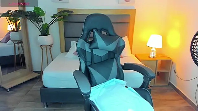 irantzu hank online show from December 3, 2024, 12:27 pm