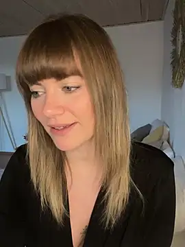 Snapshot of Milla__one chatting on January 7, 2025, 7:42 am Milla one online show from January 7, 2025, 7:42 am