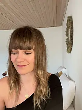 Snapshot of Milla__one chatting on January 29, 2025, 12:35 pm Milla one online show from January 29, 2025, 12:35 pm