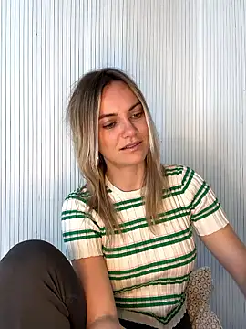 Snapshot of Milla__one chatting on April 22, 2026, 9:11 am Milla one online show from April 22, 2026, 9:11 am