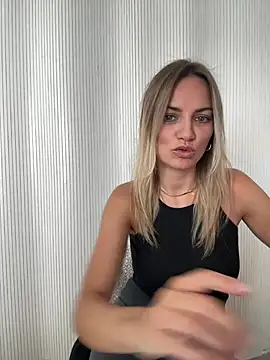 Snapshot of Milla__one chatting on June 1, 2026, 8:27 am Milla one online show from June 1, 2026, 8:27 am