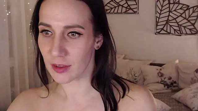 Snapshot of pepper_milf chatting on February 10, 2025, 7:28 pm pepper milf online show from February 10, 2025, 7:28 pm