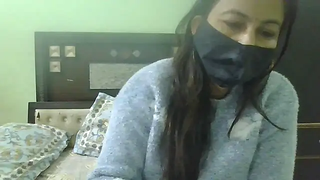 Snapshot of couplesuni chatting on December 6, 2024, 4:03 am couplesuni online show from December 6, 2024, 4:03 am