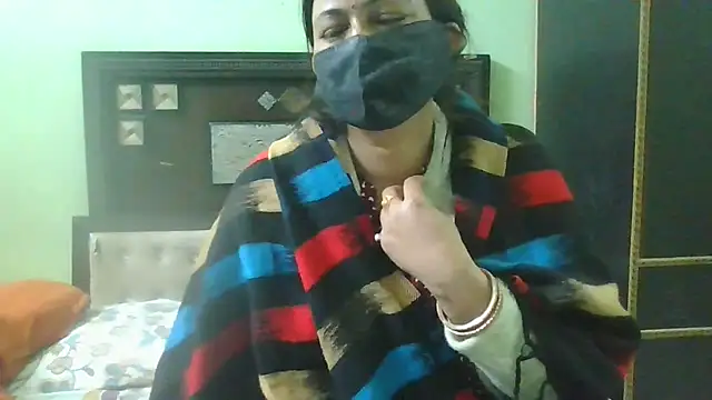 Snapshot of couplesuni chatting on February 7, 2025, 10:50 am couplesuni online show from February 7, 2025, 10:50 am