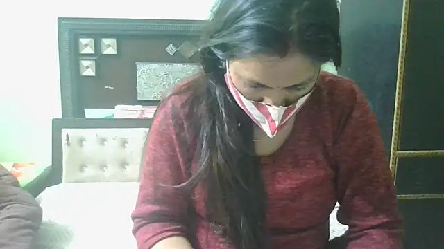 Snapshot of couplesuni chatting on February 21, 2025, 10:28 am couplesuni online show from February 21, 2025, 10:28 am