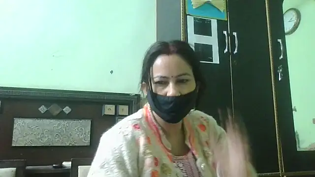 couplesuni online show from December 5, 2025, 4:10 am