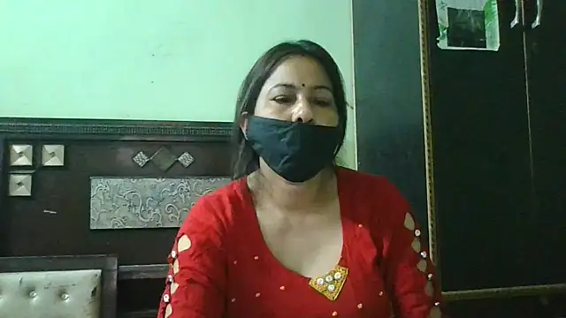 couplesuni online show from March 9, 2026, 10:19 am