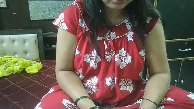 couplesuni online show from August 9, 2026, 12:32 pm