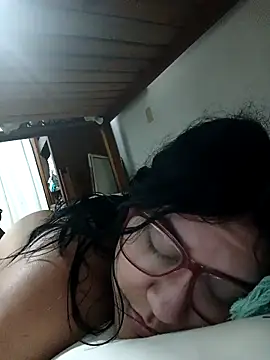 dafne19  online show from November 2, 2025, 6:49 am